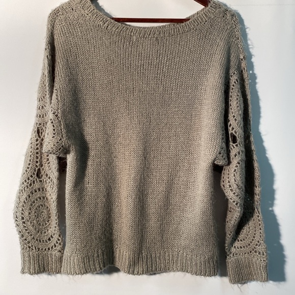 Romeo & Juliet - Grey long sleeve sweater. Size L - Picture 2 of 8